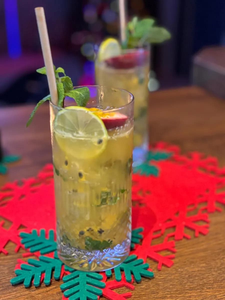 Passion fruit mojito